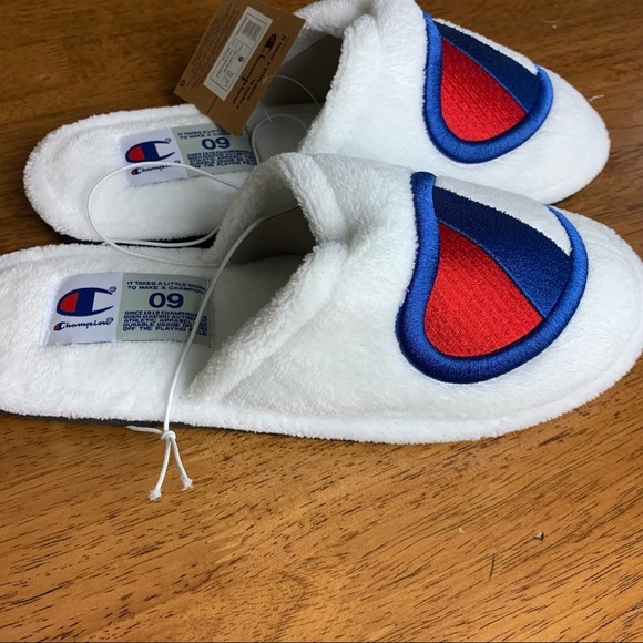 🎄 Champion Slippers NIB 🎄 - Picture 5 of 11